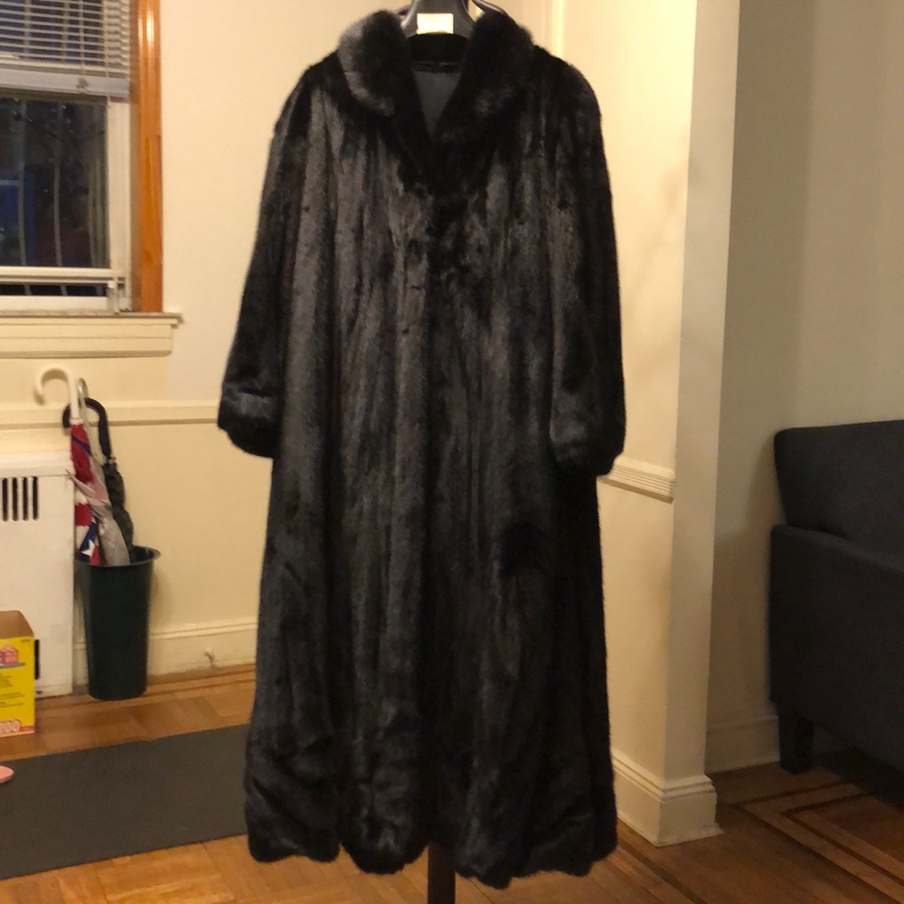 Saga Mink Coat Black